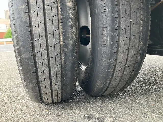 いすゞ エルフ 2TG-NJR88AF(2WD)の写真29