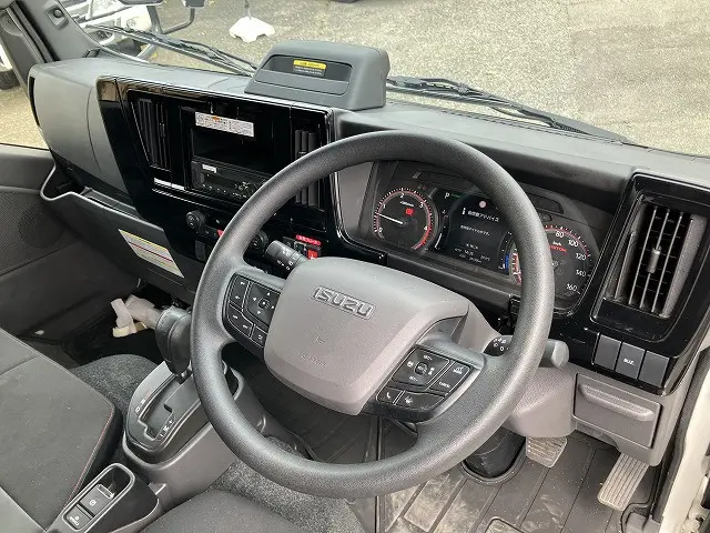 いすゞ エルフ 2TG-NJR88AF(2WD)の写真37