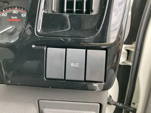 いすゞ エルフ 2TG-NJR88AF(2WD)の写真38