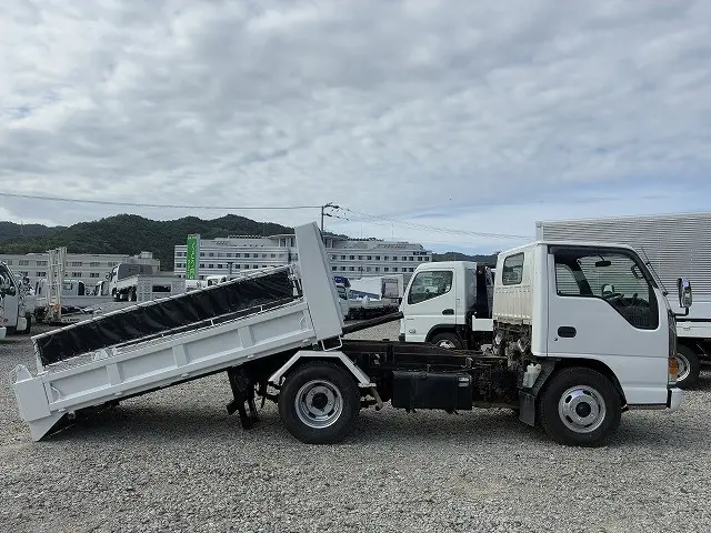 いすゞ エルフ KC-NKR66EP(2WD)の写真5