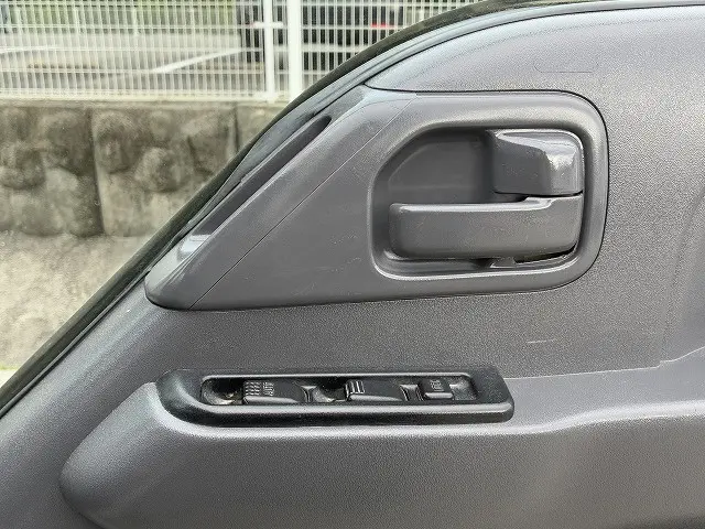 いすゞ エルフ KC-NKR66EP(2WD)の写真46