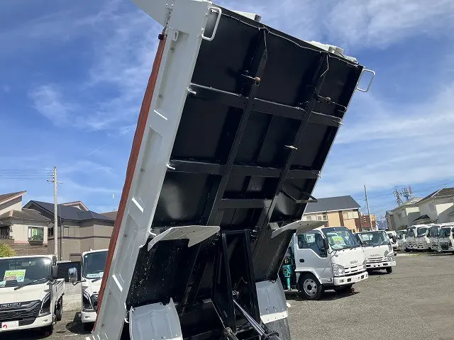 いすゞ エルフ TPG-NKR85AN(2WD)の写真17