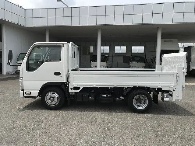 いすゞ エルフ TRG-NJR85A(2WD)の写真7