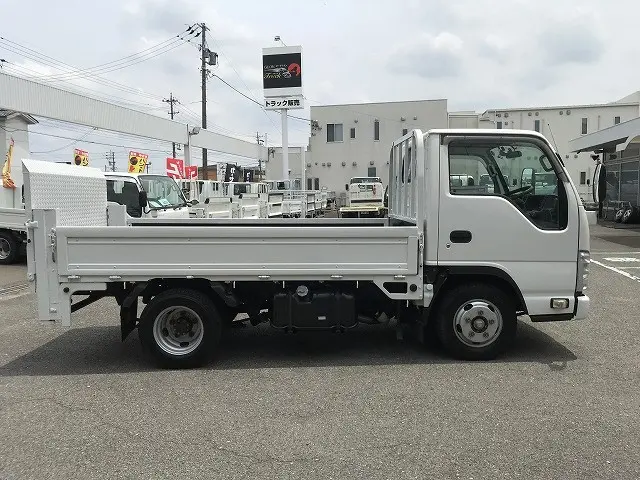 いすゞ エルフ TRG-NJR85A(2WD)の写真8