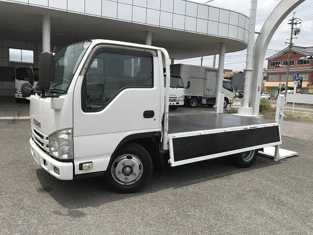 いすゞ エルフ TRG-NJR85A(2WD)の写真9