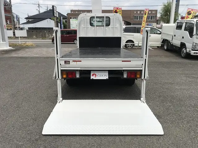 いすゞ エルフ TRG-NJR85A(2WD)の写真12