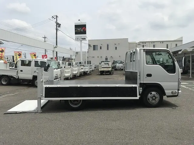 いすゞ エルフ TRG-NJR85A(2WD)の写真15