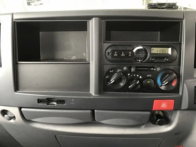 いすゞ エルフ TRG-NJR85A(2WD)の写真27