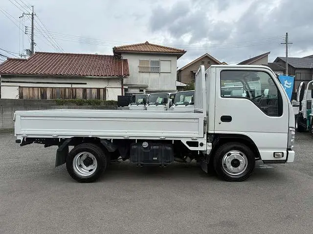 いすゞ エルフ TPG-NJR85A(2WD)の写真5