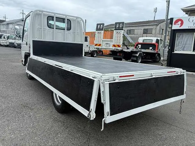 いすゞ エルフ TPG-NJR85A(2WD)の写真13