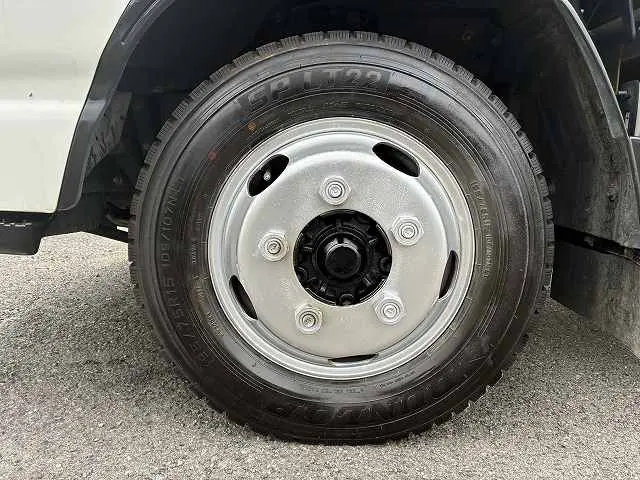 いすゞ エルフ TPG-NJR85A(2WD)の写真30
