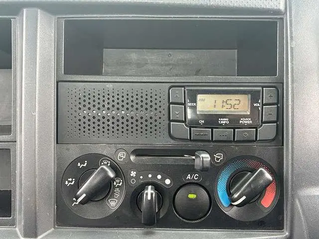いすゞ エルフ TPG-NJR85A(2WD)の写真46