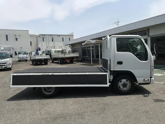 いすゞ エルフ TPG-NJR85A(2WD)の写真15