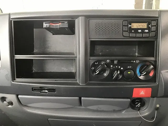 いすゞ エルフ TPG-NJR85A(2WD)の写真27