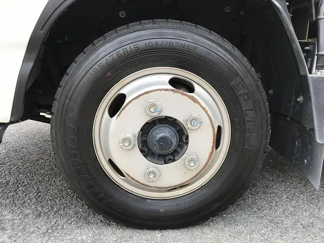 いすゞ エルフ TPG-NJR85A(2WD)の写真40