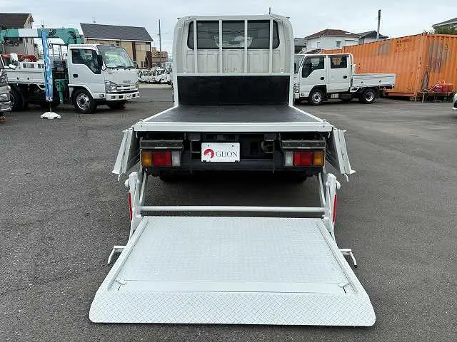 いすゞ エルフ TPG-NJR85A(2WD)の写真14