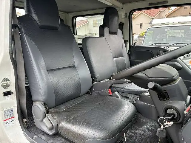 いすゞ エルフ TPG-NJR85A(2WD)の写真27
