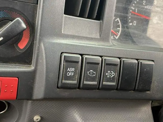 いすゞ エルフ TPG-NJR85A(2WD)の写真34