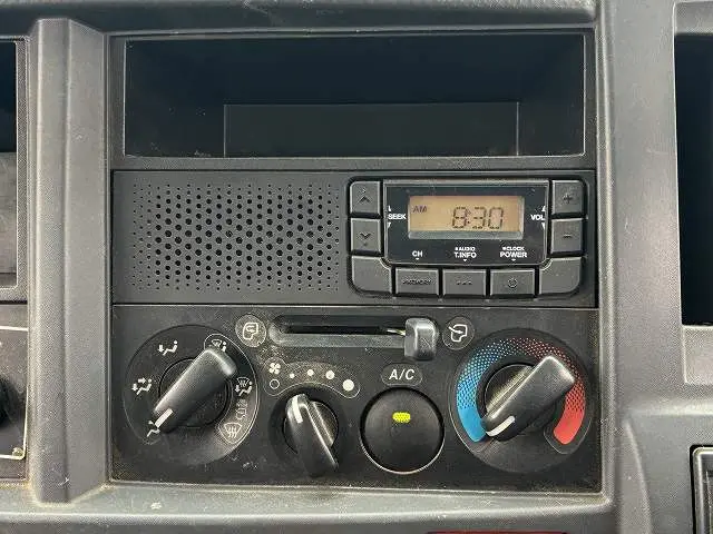 いすゞ エルフ TPG-NJR85A(2WD)の写真35