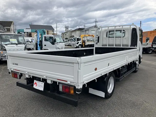 いすゞ エルフ TPG-NNR85AR(2WD)の写真8