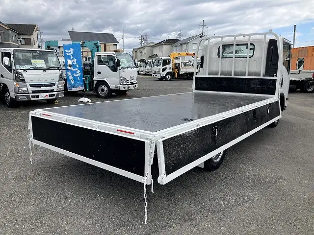 いすゞ エルフ TPG-NNR85AR(2WD)の写真15