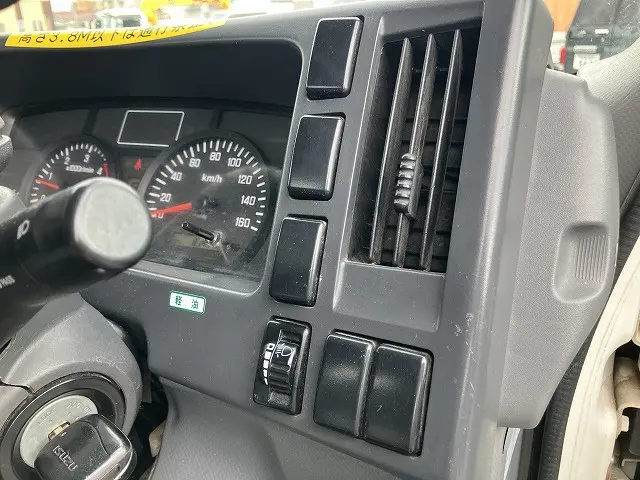 いすゞ エルフ TPG-NNR85AR(2WD)の写真30