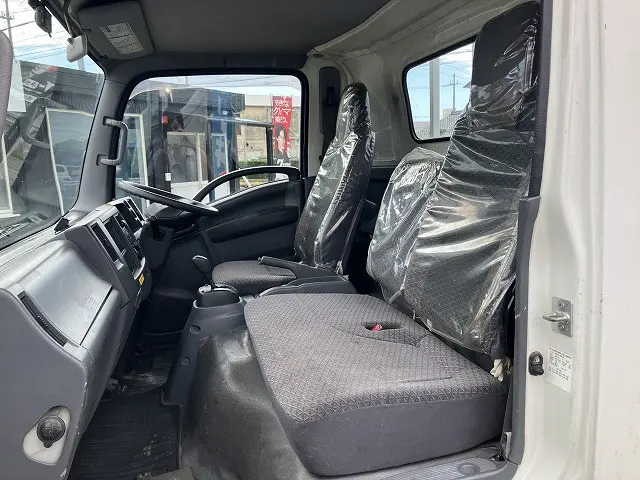 いすゞ エルフ TPG-NNR85AR(2WD)の写真38