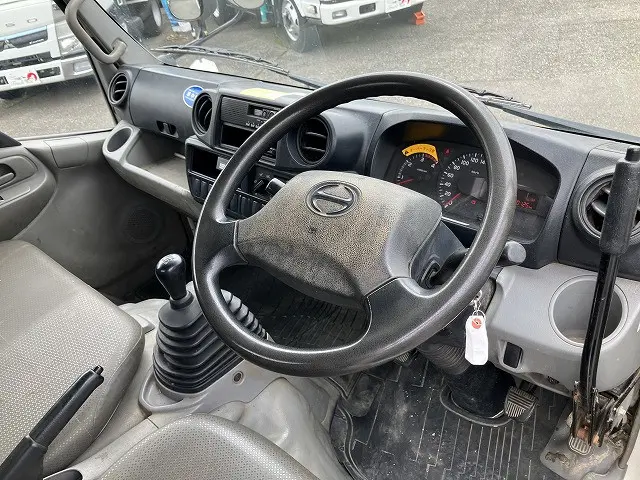 日野 デュトロ TKG-XZU620T(2WD)の写真38