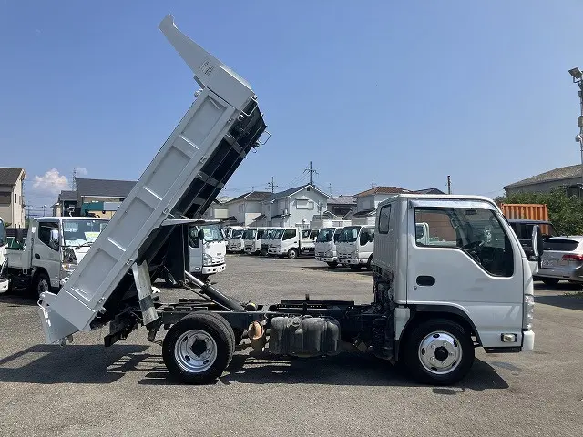 いすゞ エルフ SKG-NKR85AN(2WD)の写真5