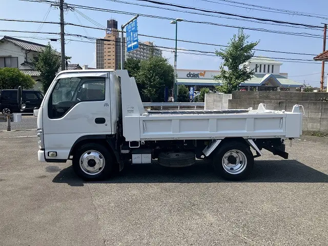 いすゞ エルフ SKG-NKR85AN(2WD)の写真11