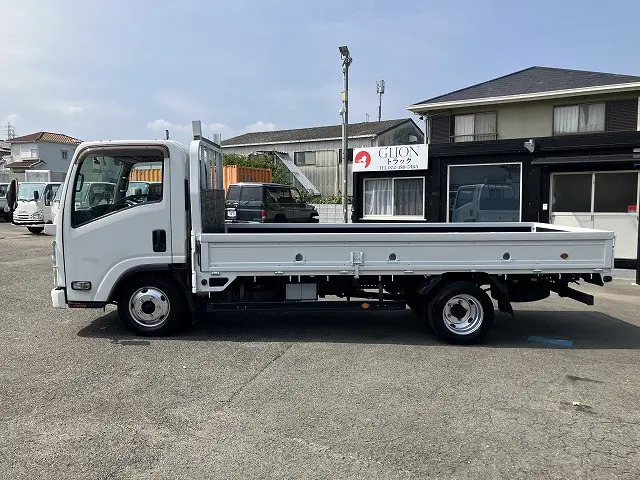 いすゞ エルフ TRG-NLR85AR(2WD)の写真4