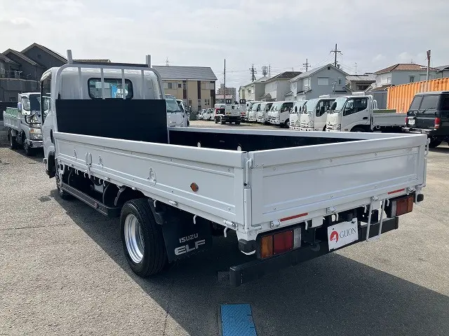 いすゞ エルフ TRG-NLR85AR(2WD)の写真6