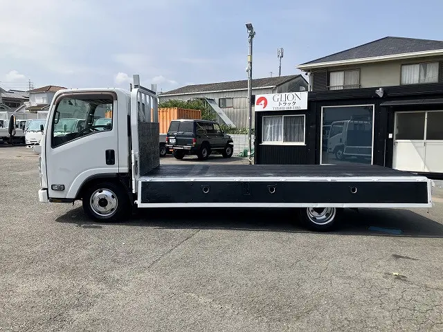 いすゞ エルフ TRG-NLR85AR(2WD)の写真11