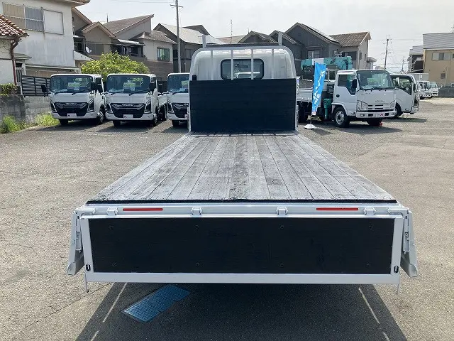 いすゞ エルフ TRG-NLR85AR(2WD)の写真14