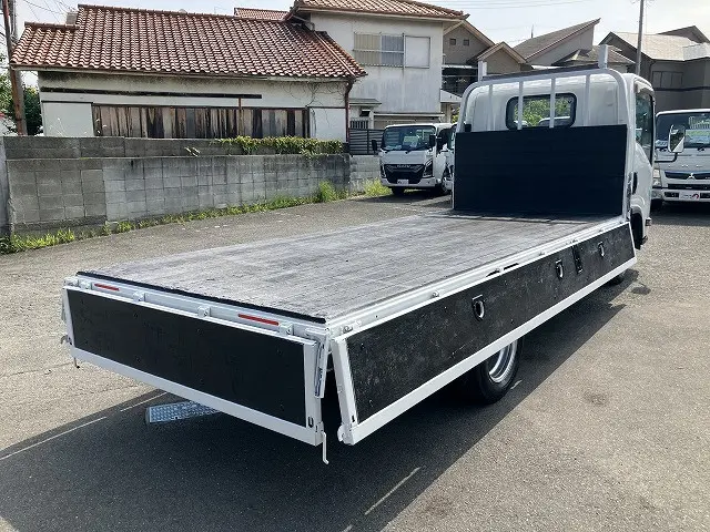 いすゞ エルフ TRG-NLR85AR(2WD)の写真15