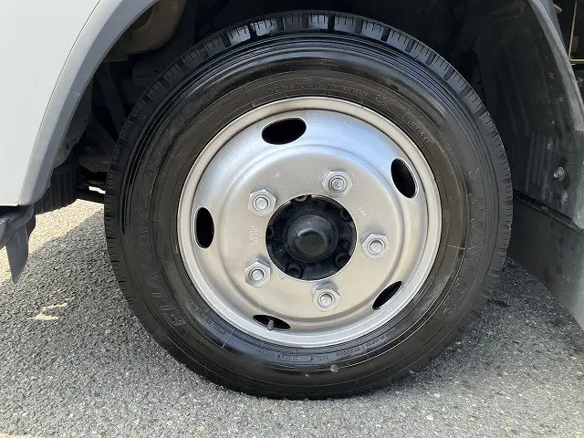 いすゞ エルフ TRG-NLR85AR(2WD)の写真22