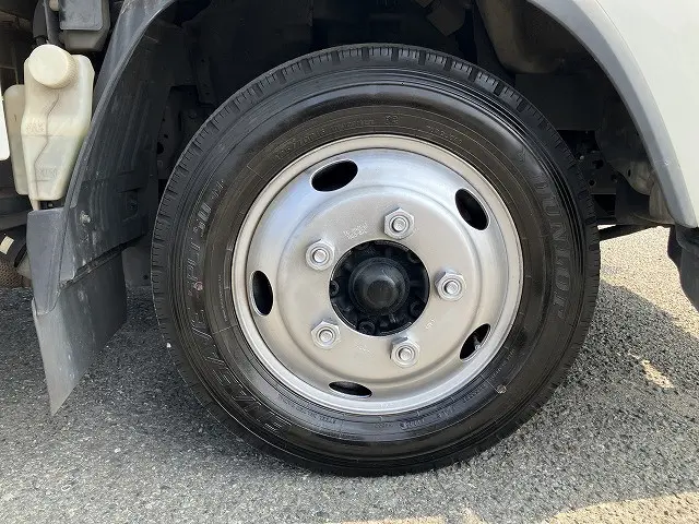 いすゞ エルフ TRG-NLR85AR(2WD)の写真24