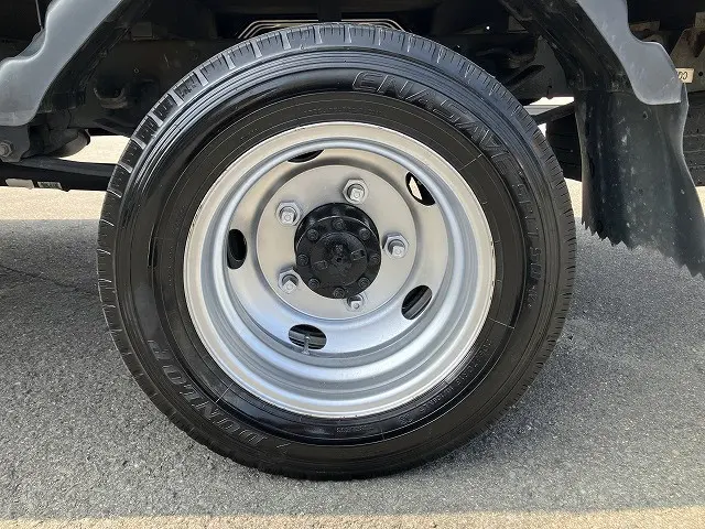 いすゞ エルフ TRG-NLR85AR(2WD)の写真28