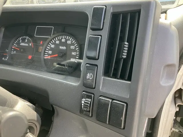 いすゞ エルフ TRG-NLR85AR(2WD)の写真38