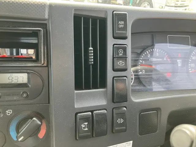 いすゞ エルフ TRG-NLR85AR(2WD)の写真39