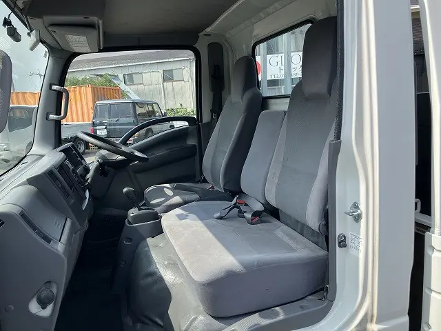 いすゞ エルフ TRG-NLR85AR(2WD)の写真47