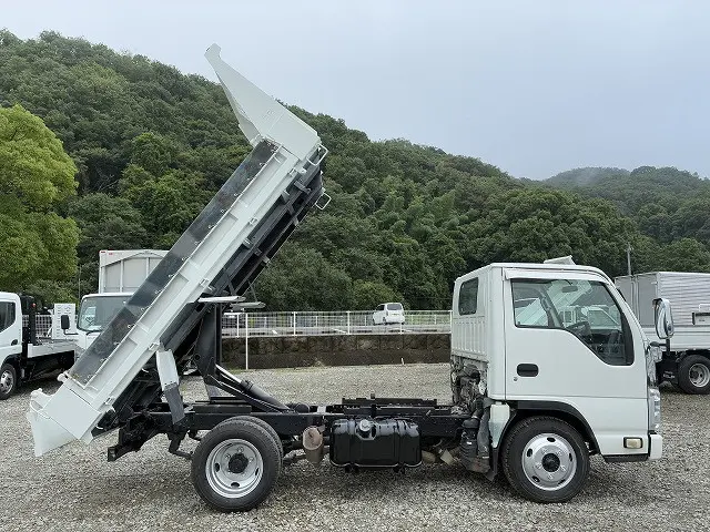 いすゞ エルフ TKG-NJR85AN(2WD)の写真5