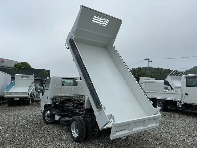 いすゞ エルフ TKG-NJR85AN(2WD)の写真6