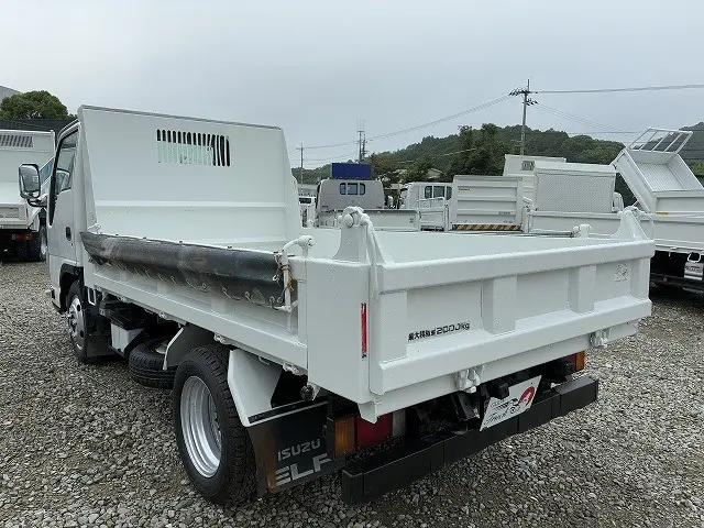 いすゞ エルフ TKG-NJR85AN(2WD)の写真13