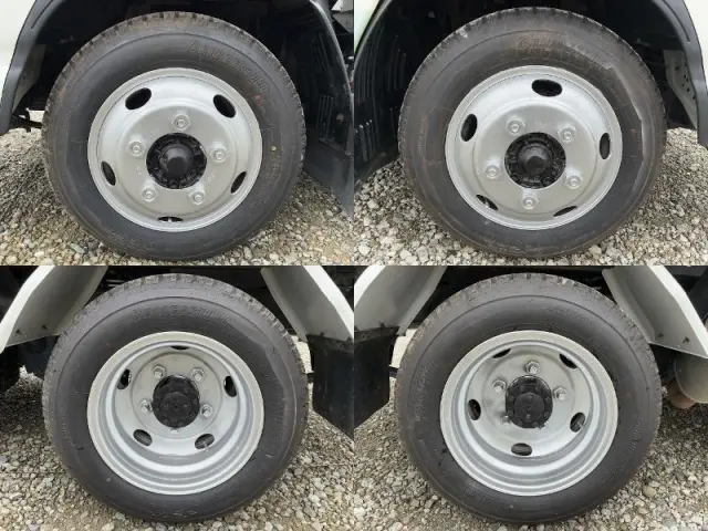 いすゞ エルフ TKG-NJR85AN(2WD)の写真17