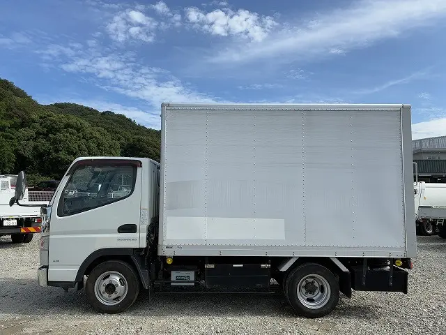 三菱 キャンター TPG-FBA00(2WD)の写真4