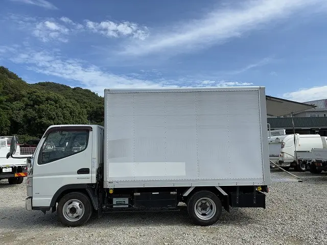 三菱 キャンター TPG-FBA00(2WD)の写真11