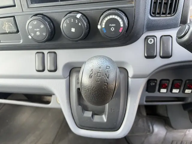 三菱 キャンター TPG-FBA00(2WD)の写真35