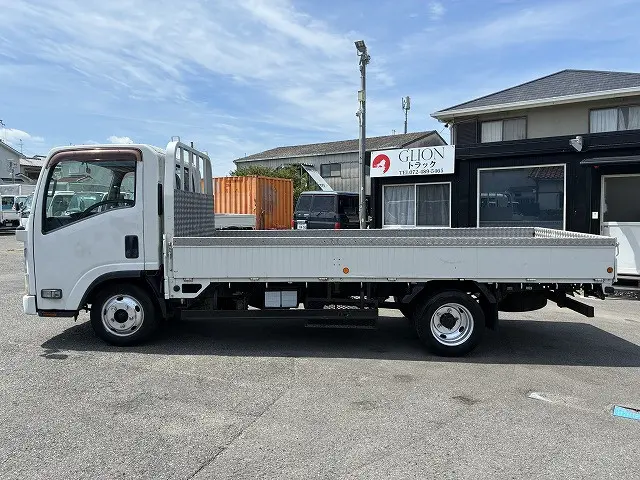 いすゞ エルフ SKG-NLR85AR(2WD)の写真4