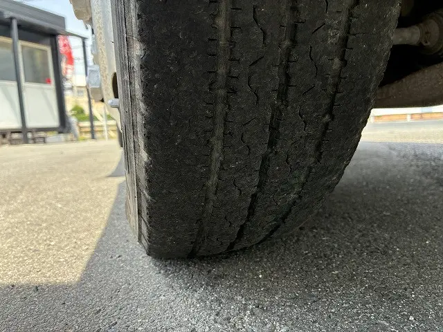 いすゞ エルフ SKG-NLR85AR(2WD)の写真22